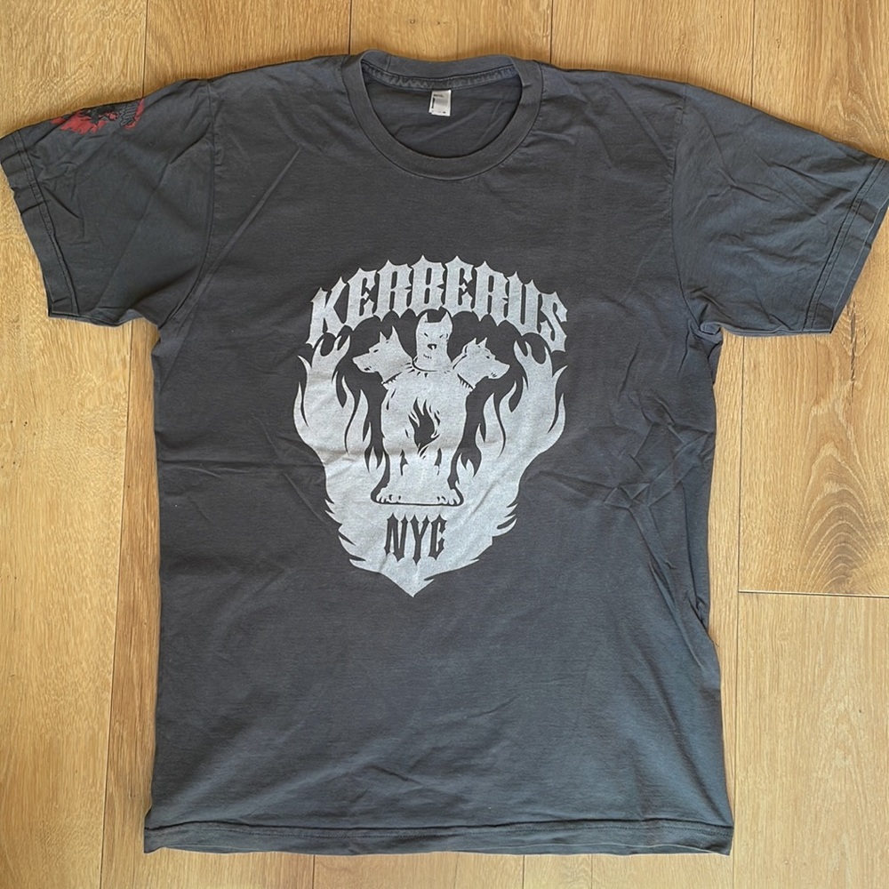 🦄 *3/$10* Kerberus NYC grey Tshirt